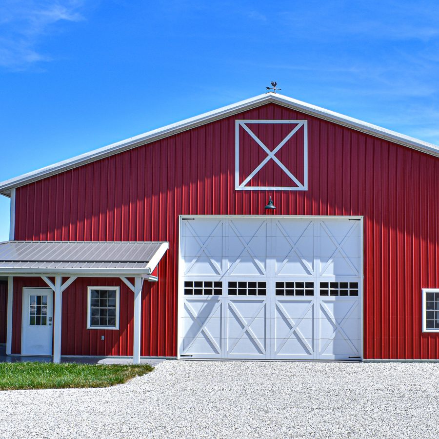detached Amish pole barn builders